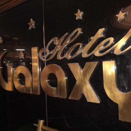 Hotel Galaxy 苏拉特 外观 照片